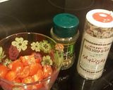 A picture of step 1 of Italian-Style Tomato Salad.