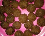 Foto langkah ke 4 dari resep Chocolate coconut ladoo.