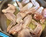 Foto del paso 2 de la receta: Alitas de pollo al ajillo con salsa de pisto manchego