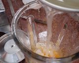 A picture of step 2 of Crunchy Cocktail Shake.