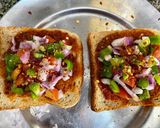 A picture of step 3 of Cheese veggies toast.