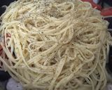 A picture of step 3 of Seafood Linguine.