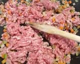 A picture of step 1 of Minced beef and veg pie with mash & onion gravy.