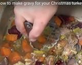 A picture of step 2 of Turkey Gravy.