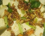 Foto langkah ke 3 dari resep Sop Caisin Tahu Wortel.