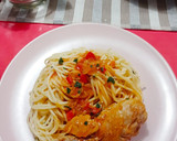 Foto del paso 5 de la receta: Espaguetis y muslitos de pollo en salsa picante de tomate con cerveza