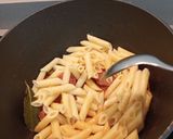 A picture of step 3 of Macaroni with Chorizo.