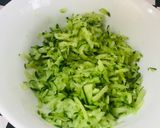 Foto del paso 1 de la receta: Salsa tzatziki Griega de Yogurt y Pepino 🥒🥒🧄🌿🌿
