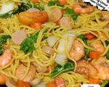 Foto langkah ke 4 dari resep Mie Panjang Umur Sosis dan Udang 🍤.