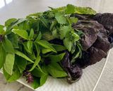 A picture of step 1 of Fired Fish & Prawns with Herbs.