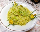 Pas rețetă Spaghetti cu dovlecel, flori de dovlecel și șofran 3 fotografie