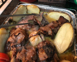 Foto del paso 10 de la receta: Paletilla de cordero al horno con cabeza de ajos y patata al horno