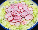 Foto del paso 1 de la receta: Ensalada de Rabanito con Lechuga y Repollo! 🥗