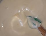 A picture of step 4 of Leopard Shiffon Cupcakes.