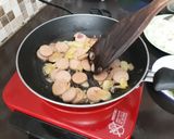 Foto langkah ke 2 dari resep Nasi Goreng Sosis.