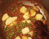A picture of step 4 of Aloo mater ka simple salan.