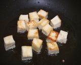 A picture of step 2 of Spinach Curry with mushroom and paneer cottage cheese.