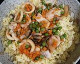 Hình bước làm 1 của món Cơm rang Hải sản thập cẩm 🍤🍚🍘