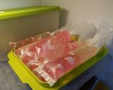 Foto langkah ke 8 dari resep Es Ombre Nutrijell Merah Putih.