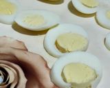 A picture of step 2 of Egg pakodas.