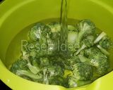 Foto langkah ke 2 dari resep Tumis Brokoli Wortel.