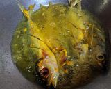 Foto langkah ke 3 dari resep Ikan Kembung Goreng.