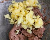 A picture of step 3 of Ragi sukhdi.