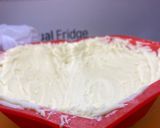 A picture of step 6 of White Chocolate Pinta Cake.