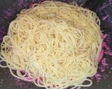 Foto langkah ke 4 dari resep Spagetti Dragon Fruit.