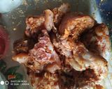 A picture of step 1 of Chicken vindaloo.