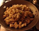 Foto del paso 1 de la receta: Empanadas dulces de manzana y Canela 🥟🥟🍏🍏