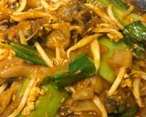 Gambar langkah 6 resipi Kuey Teow Goreng Kerang.