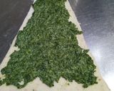 A picture of step 15 of Cheesy Spinach Christmas Tree.