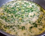 Foto del paso 4 de la receta: Tortilla de espinacas y ajos tiernos