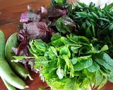 Hình bước làm 1 của món Canh rau tập tàng