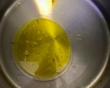 Foto del paso 1 de la receta: Tallarines al azafrán con salmón marinado