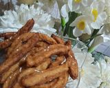 A picture of step 12 of Savory crispy potato churros.