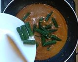 A picture of step 4 of Bhindi Punjabi Masala.