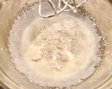 Foto del paso 4 de la receta: Pastel salado con yogur y calabacín