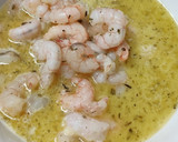 Foto del paso 1 de la receta: Espaguetis cremosos con gambitas!