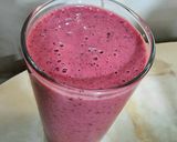 Foto del paso 3 de la receta: Batido de frutos rojos