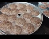 A picture of step 7 of Finger millet mini idli.