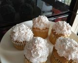 Hình bước làm 8 của món Cupcake sữa chua