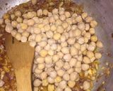 A picture of step 4 of Curried chickpeas.