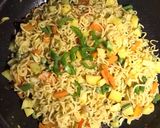 A picture of step 5 of Indomie Stir Fry.