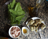 Foto del paso 2 de la receta: Tirabeques y alcachofas con bacon ahumado y ajo