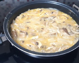 Foto del paso 6 de la receta: Tortilla de hongos y cebolla