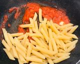 Foto del passaggio 3 della ricetta Penne con ricotta e pomodoro