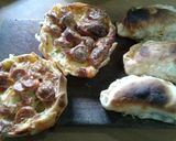 Foto del paso 6 de la receta: Empanadas de salchicha y queso👶