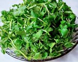 Hình bước làm 1 của món Rau cải XOONG trộn thịt bò